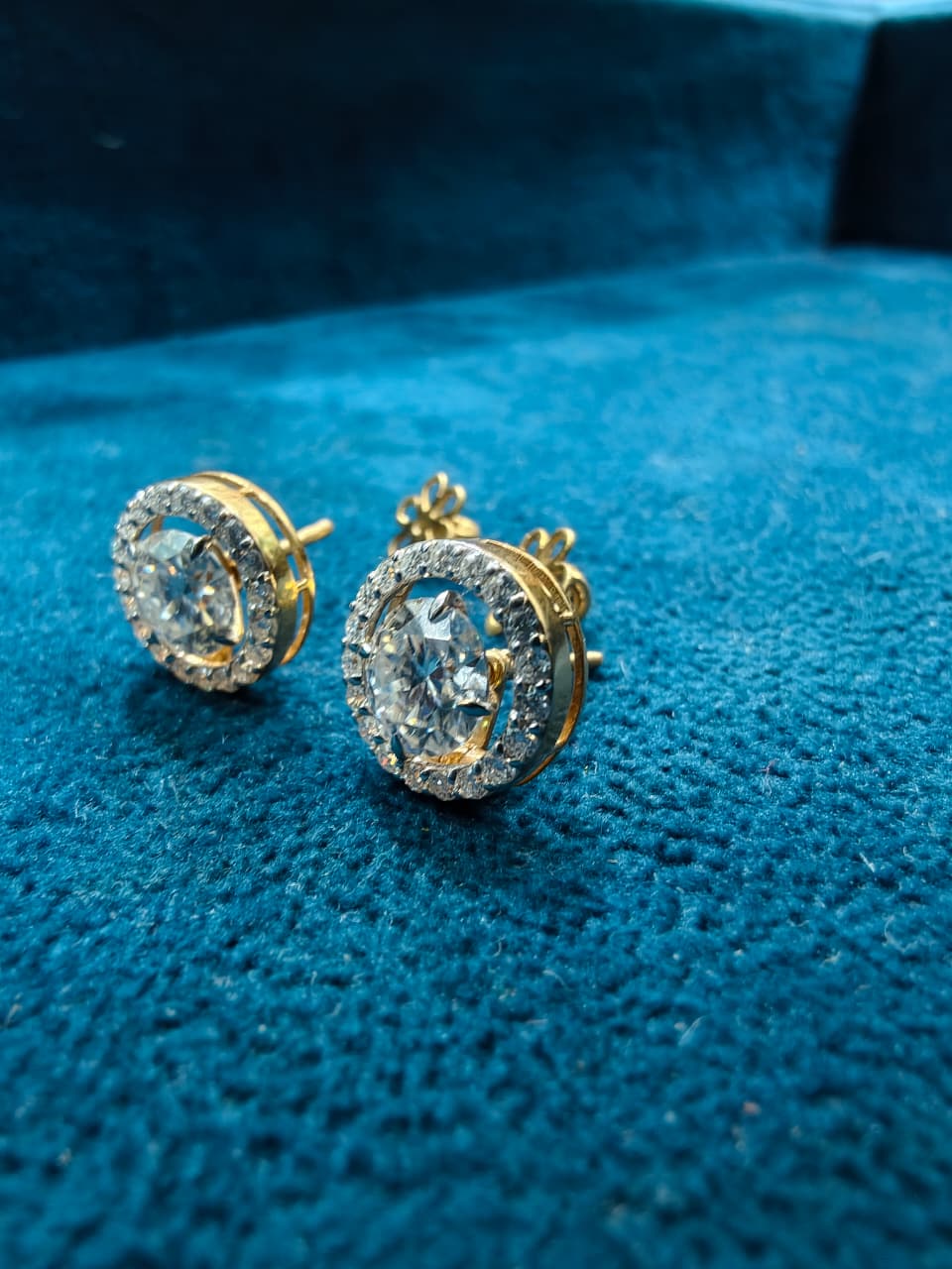 18K Gold Round moissanite Halo Stud Earrings, 7mm Center Stone with Sparkling Micro-Pavé Accent Diamonds, Luxury Fine Jewelry Gift for Women
